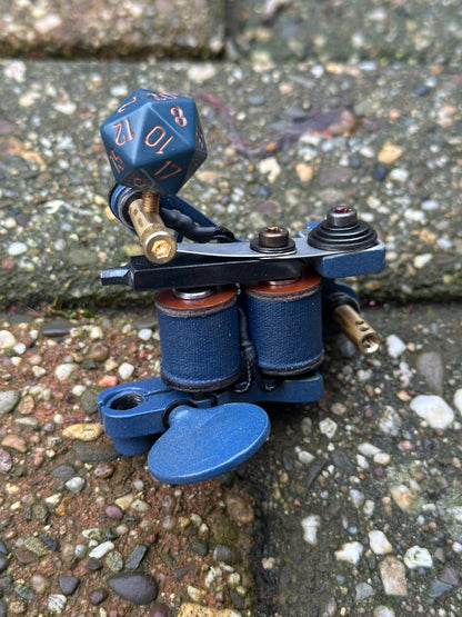 Hollow Spine d20 midnight blue